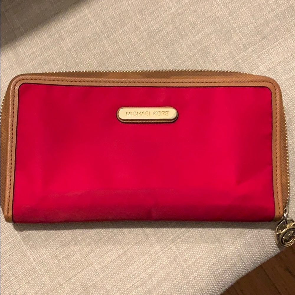 Michael kors wallet